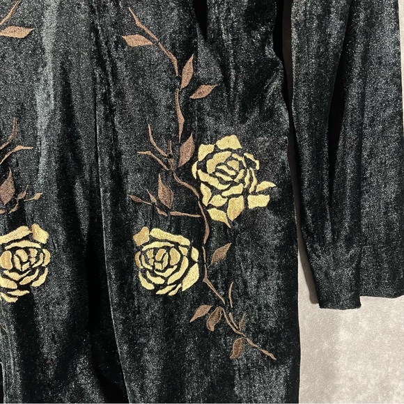 Vintage Velvet Jacket Women 9 Black Floral Embroidered Whimsigoth Button Coat - Picture 2 of 9